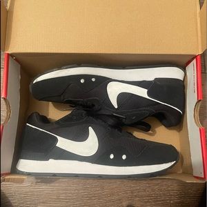 Nike Venture Runner